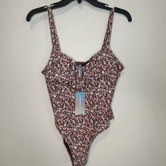 ⚡️NWT Refuge Floral One Piece Swimsuit - Picture 3 of 10